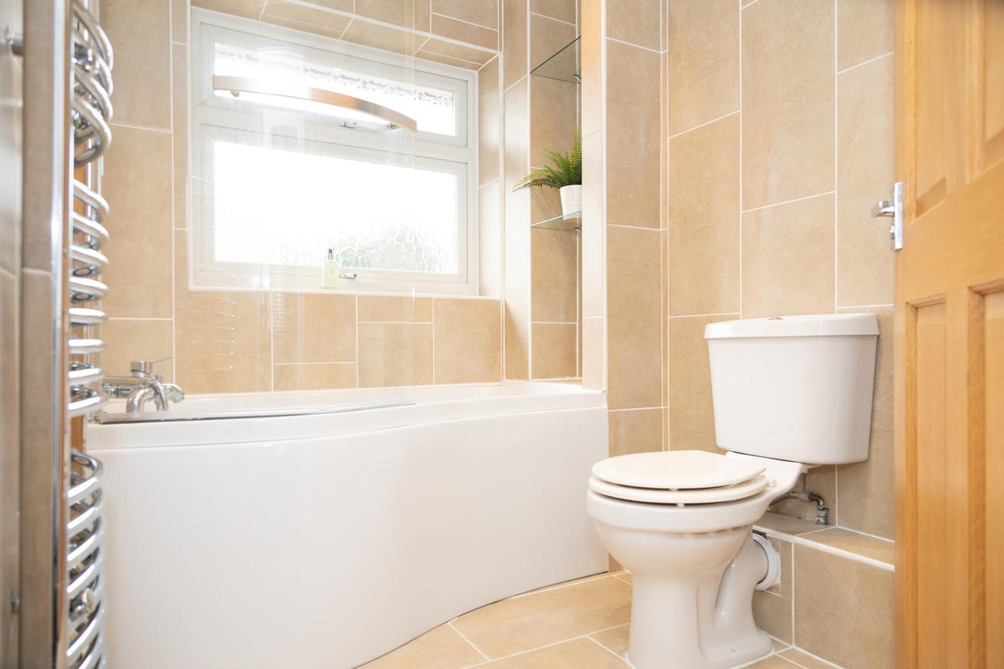 Central Ashford Stay - Contractors & Families Welcome - Free Parking Exterior photo